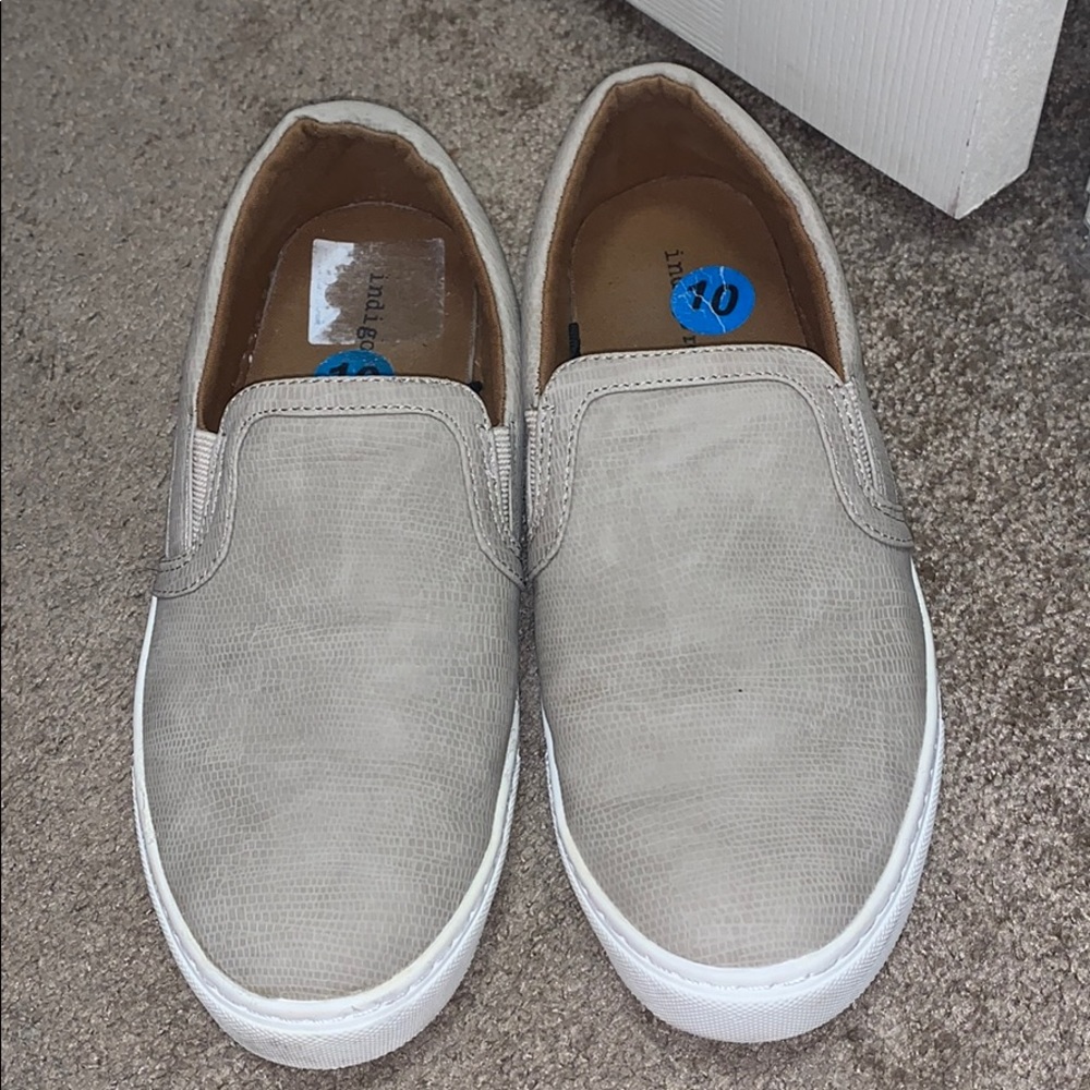 Slide on sneaker